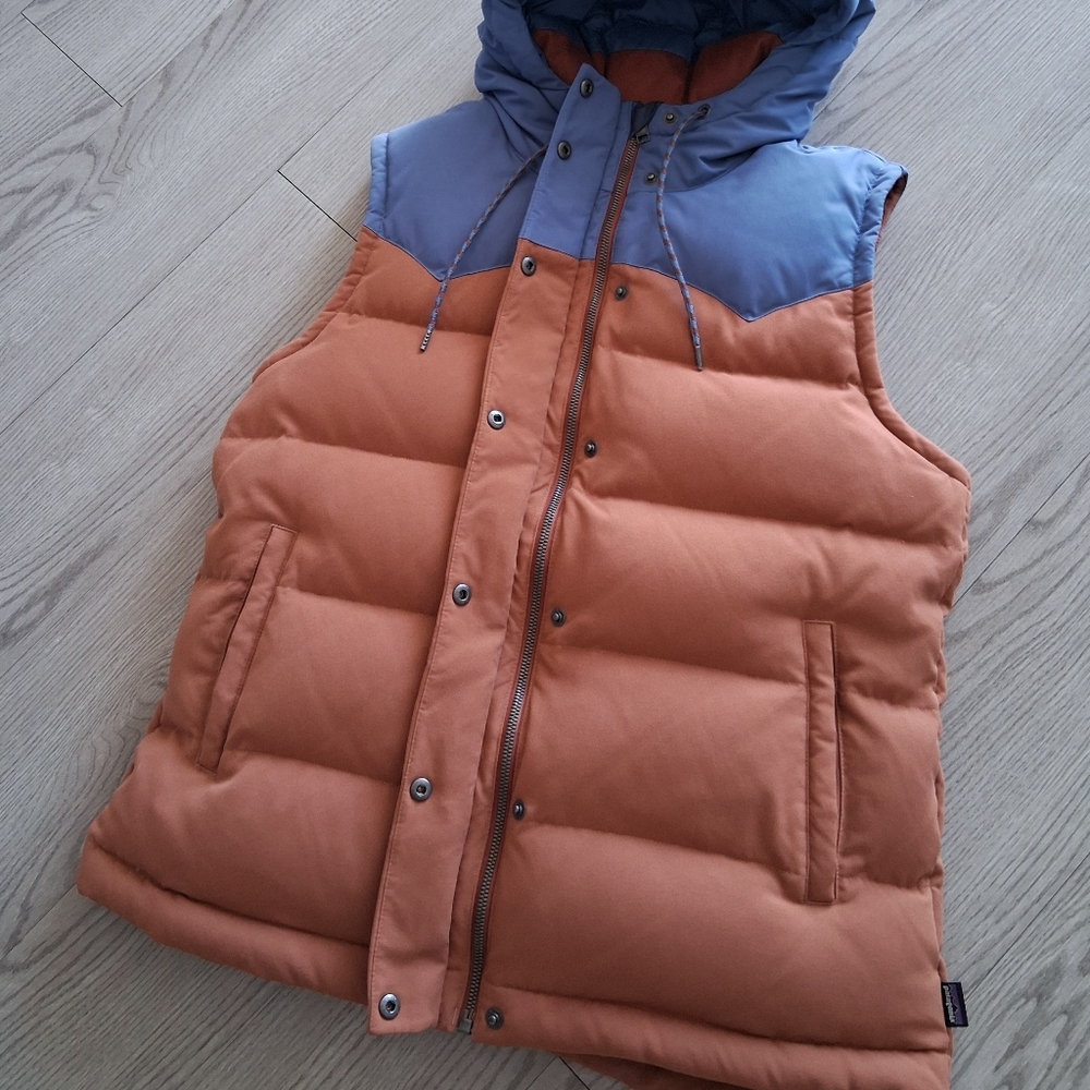 Patagonia Women's Bivy Hooded Down Vest In Sisu Brown - Picture 5 of 16